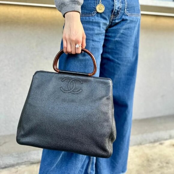 Authentic CHANEL black caviar leather wooden handle satchel bag - Picture 1 of 16